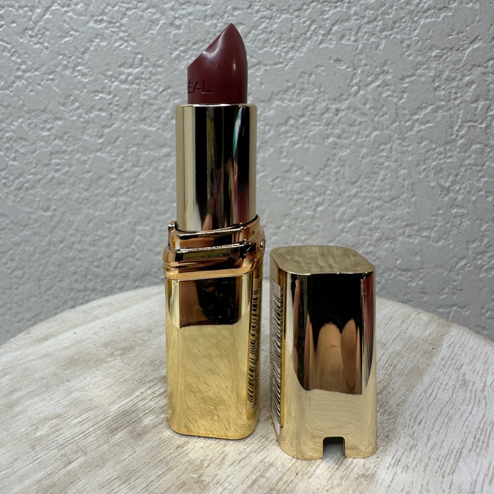 $5 ๐ LโOreal Lipstick Inโ Worth It Medium NEW FULL SZ